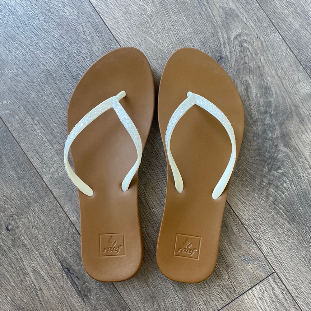 Reef flip flops women size 7.5